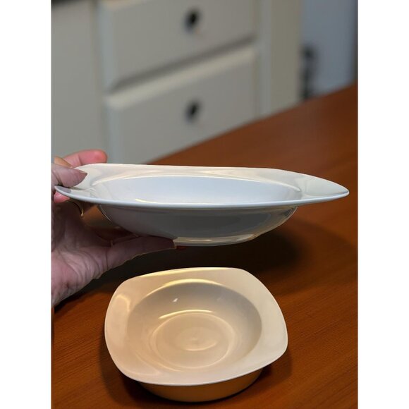 Royal Worcester Neo-Classic White Soup / Pasta Bowls 9” – Set of 2 – Porcelain - Picture 3 of 4